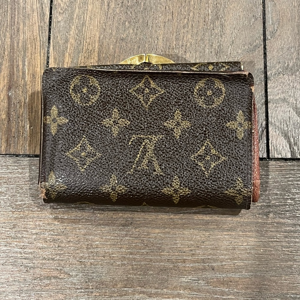 Authentic LV monogram kisslock wallet - Picture 4 of 16